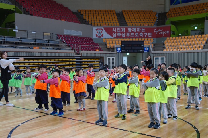 190409 신나는 축구친구 보도자료 사진 (2).JPG