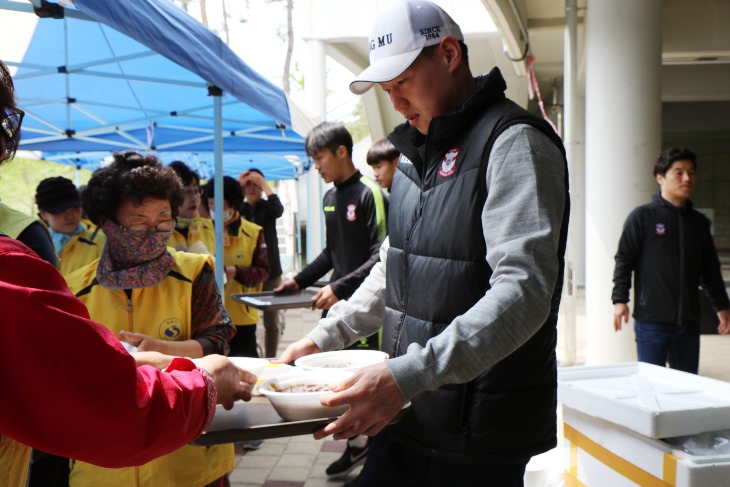 [상주상무] 자장면 배식 봉사 (2).JPG