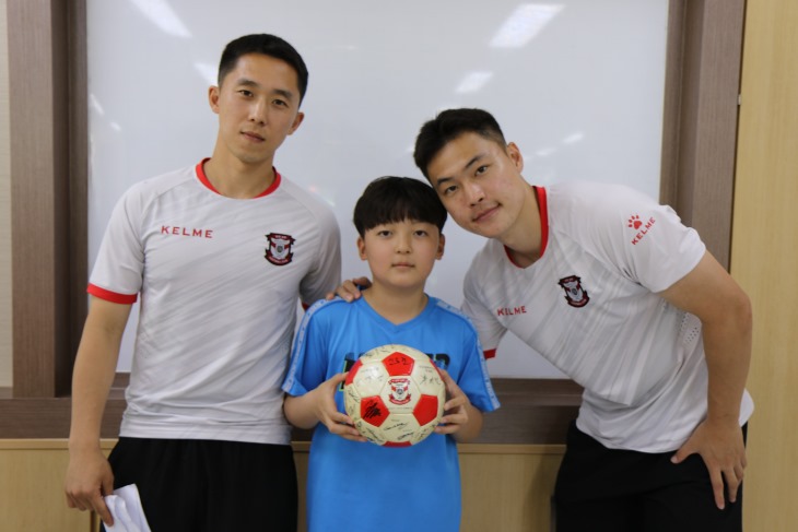 [상주상무] 율곡초 롤보다 축구가 좋아요 (3) (최정한 학생).JPG