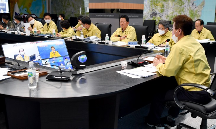 코로나19 대응 중앙재난안전대책본부 회의(3월1일  (2).JPG