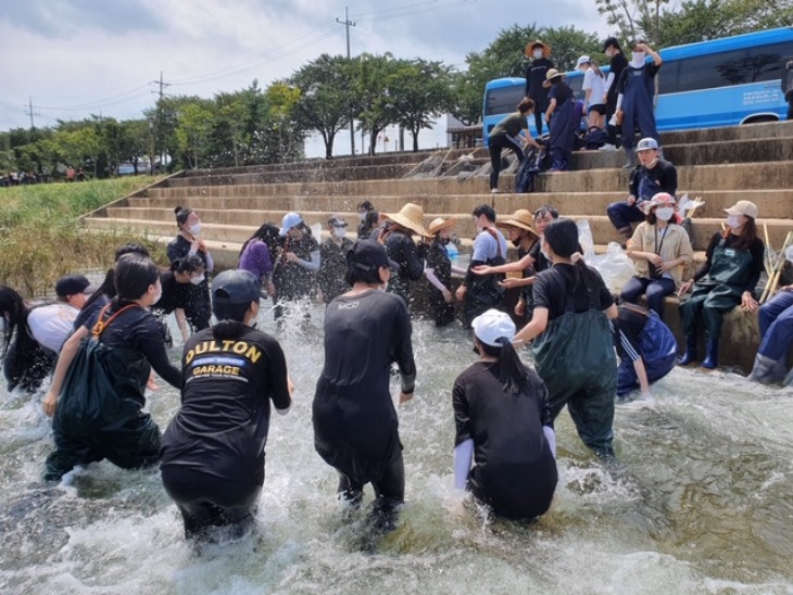 상주여고_고교연합 어류생태체험학습2..jpg